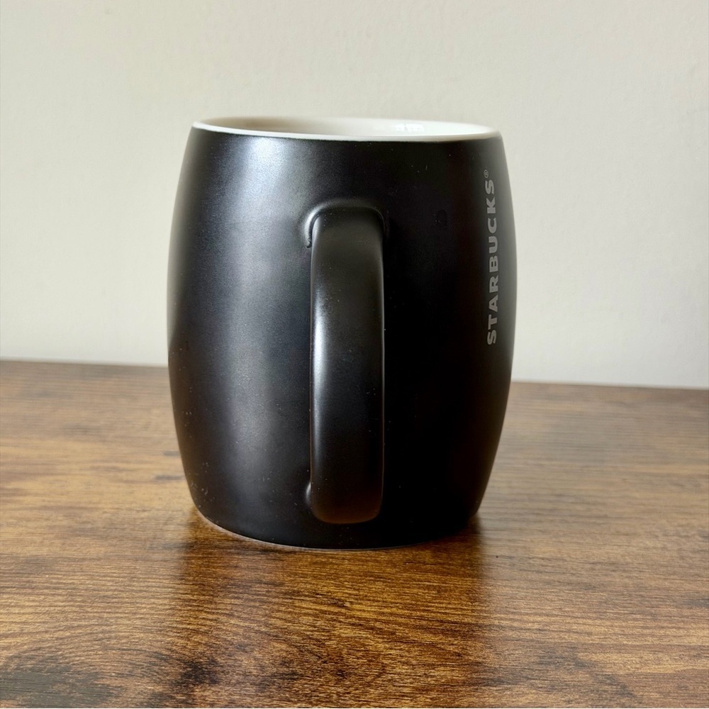 Starbucks 2011 Laser Etched Siren Mermaid Barrel Mug Matte Black White - Picture 4 of 6